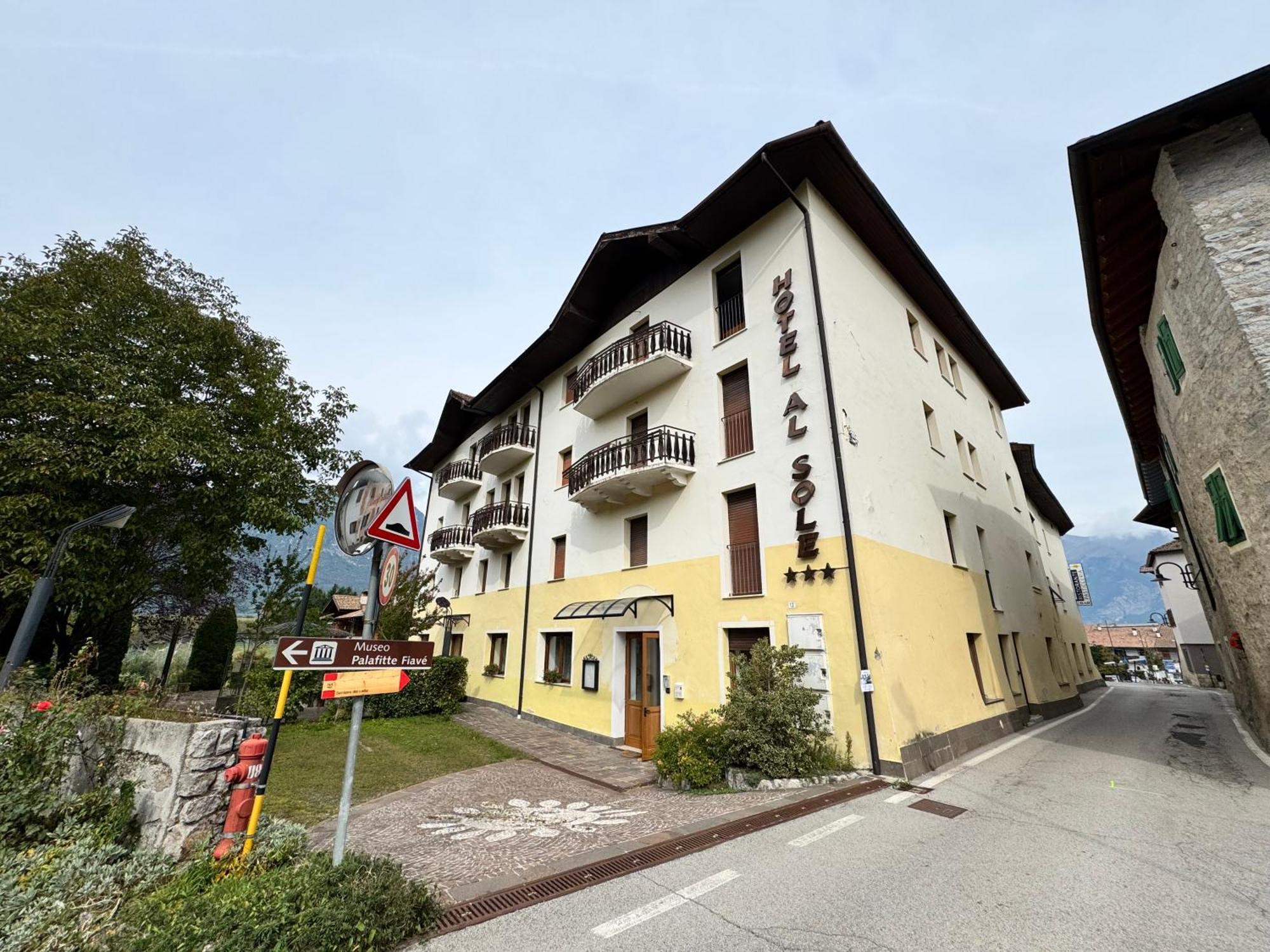 Sport Hotel Al Sole Fiavè Eksteriør bilde