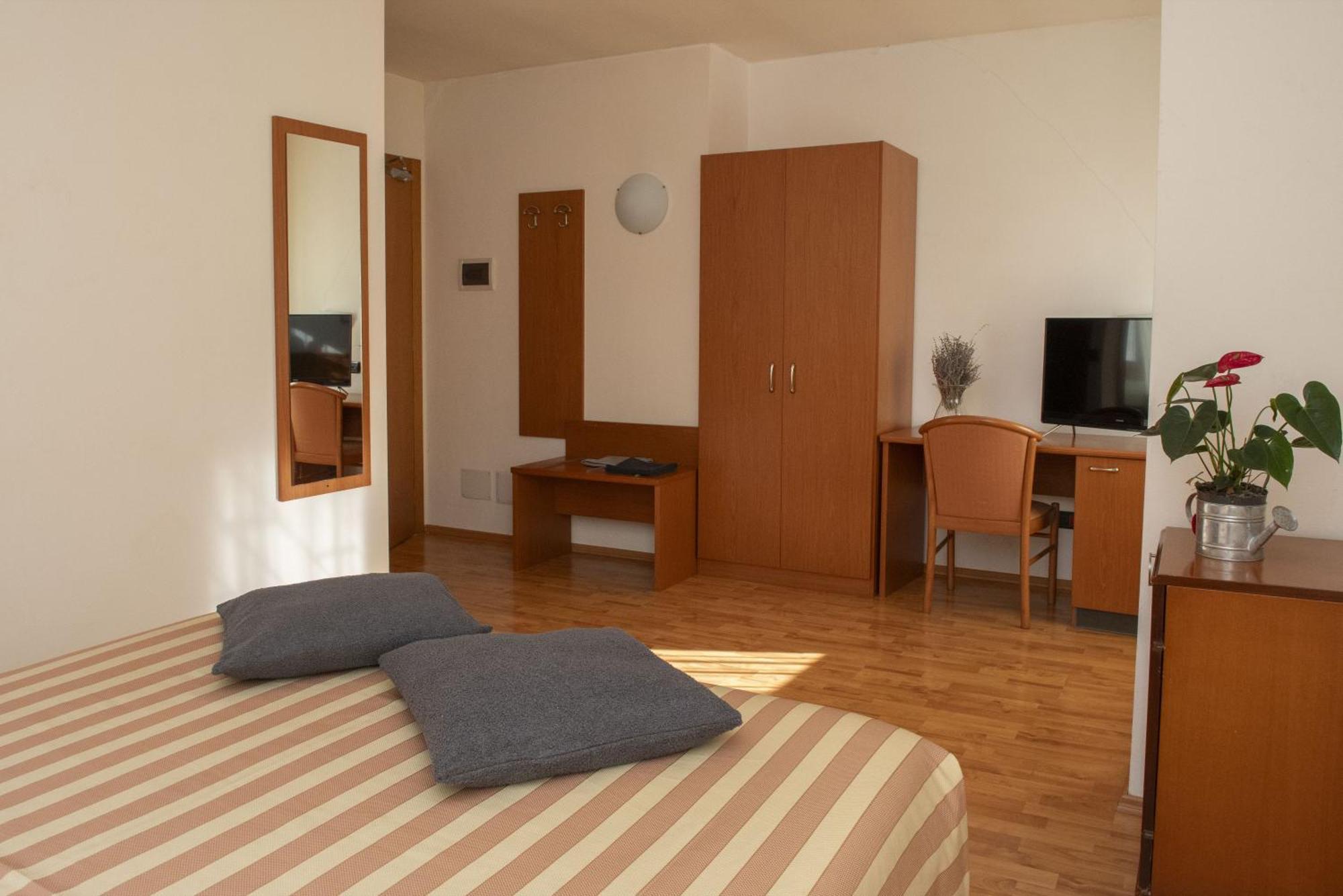 Sport Hotel Al Sole Fiavè Eksteriør bilde